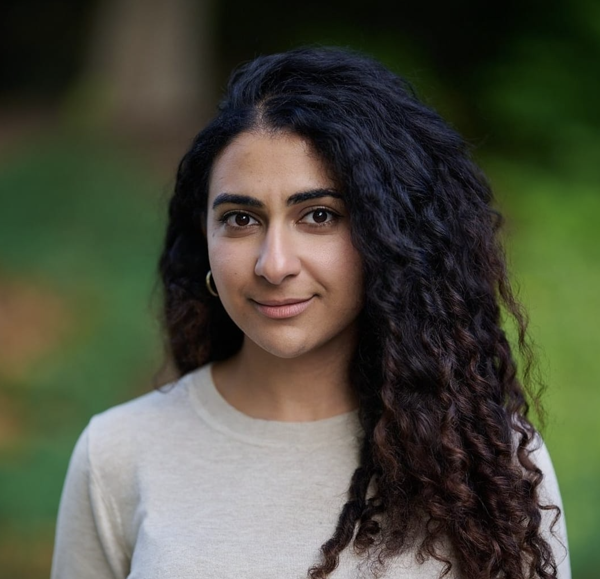 Dina Headshot